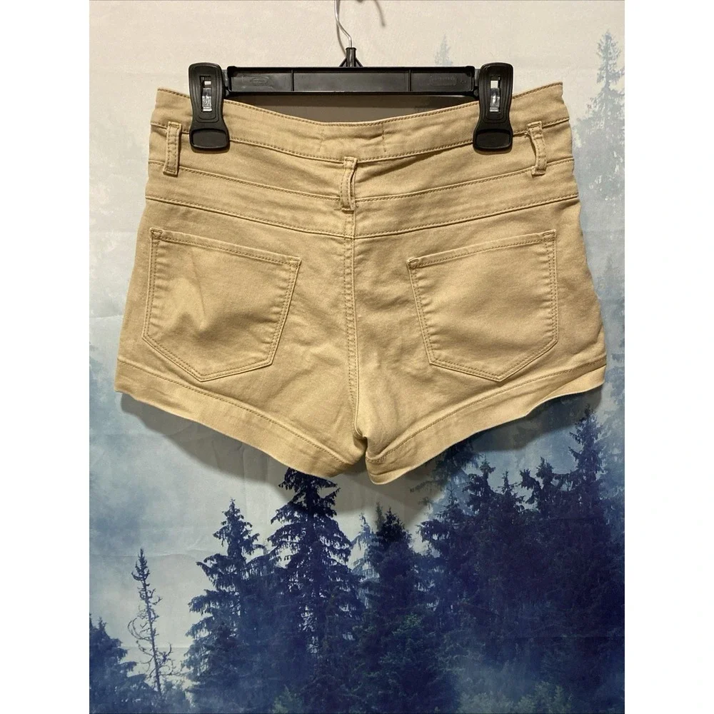 No Boundaries Juniors Size 13 Tan Stretchable Shorts 3 Button Up Closure